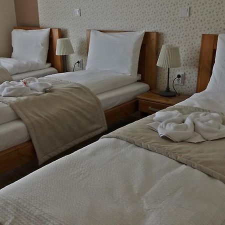 Alice Panzio Gold Bed & Breakfast Kalocsa Bagian luar foto