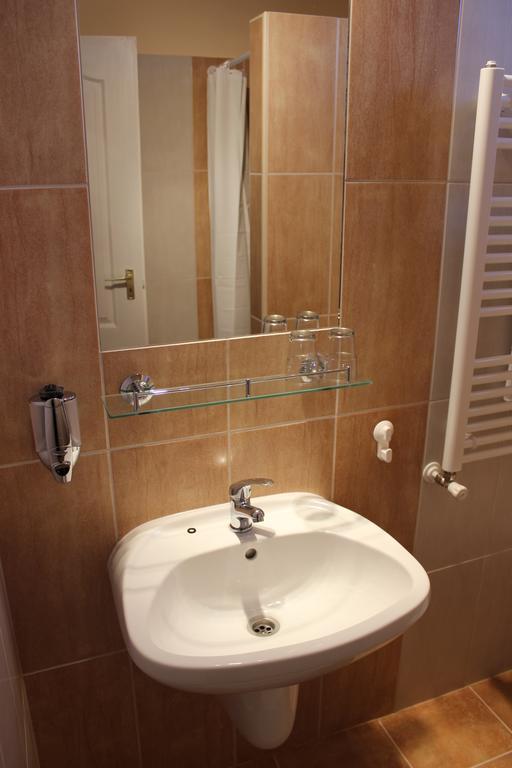 Alice Panzio Gold Bed & Breakfast Kalocsa Ruang foto